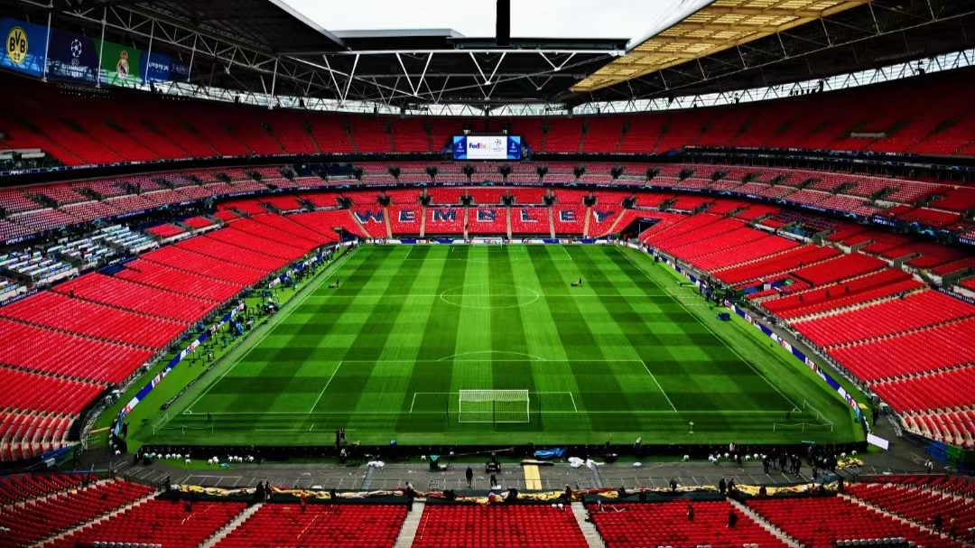 Esdlumen Supplies Stadium Perimeter LED Screens for 2024 UEFA Champions League Final